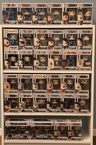 Funko pop rocks different - 75+,